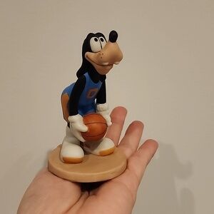 Vintage disney goofy basketball ceramic figurine